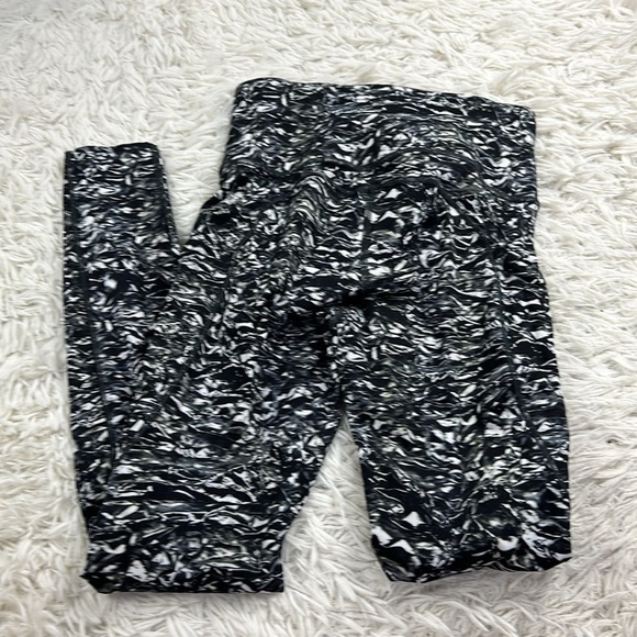 Lululemon Fast & Free 7/8 Tight II *Nulux 25" Liquid Platinum Alpine White Multi - Picture 5 of 7